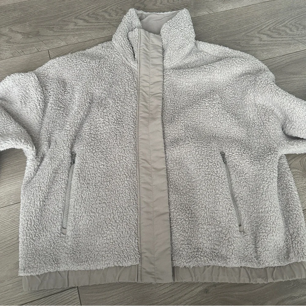 Vuori Alpine Women's Cream Fleece Jacket size Large - Picture 6 of 11